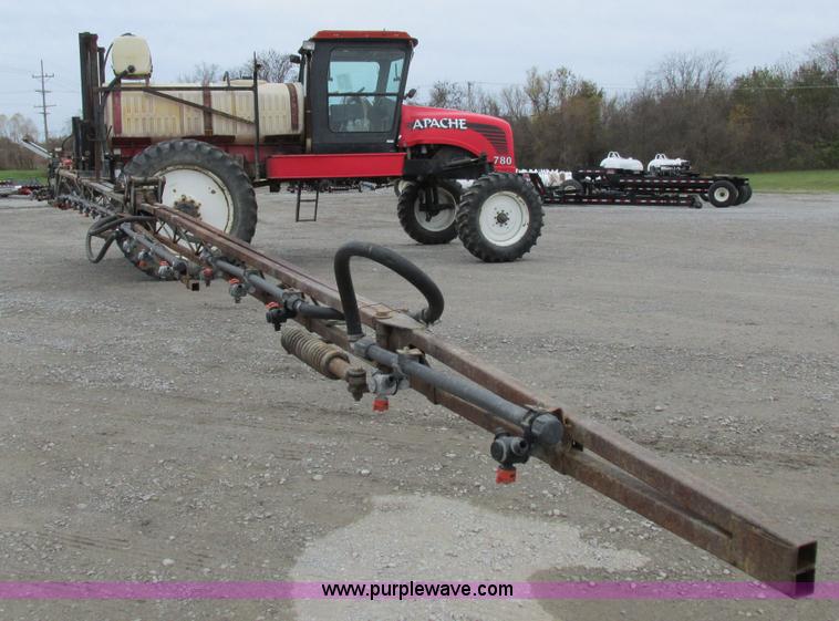 image for item I8882 2000 Apache A780 self-propelled sprayer