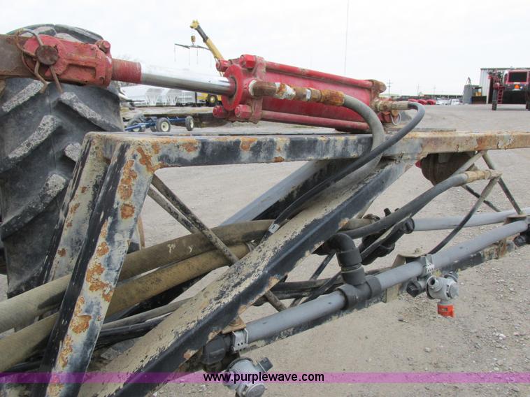 image for item I8882 2000 Apache A780 self-propelled sprayer