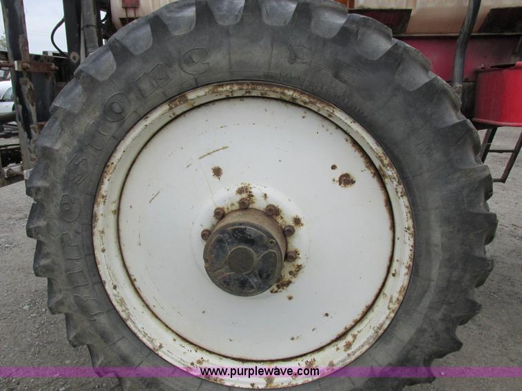 image for item I8882 2000 Apache A780 self-propelled sprayer