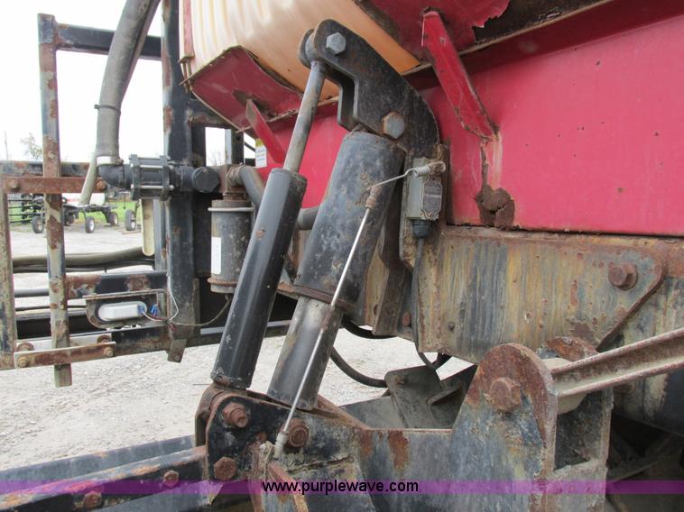 image for item I8882 2000 Apache A780 self-propelled sprayer