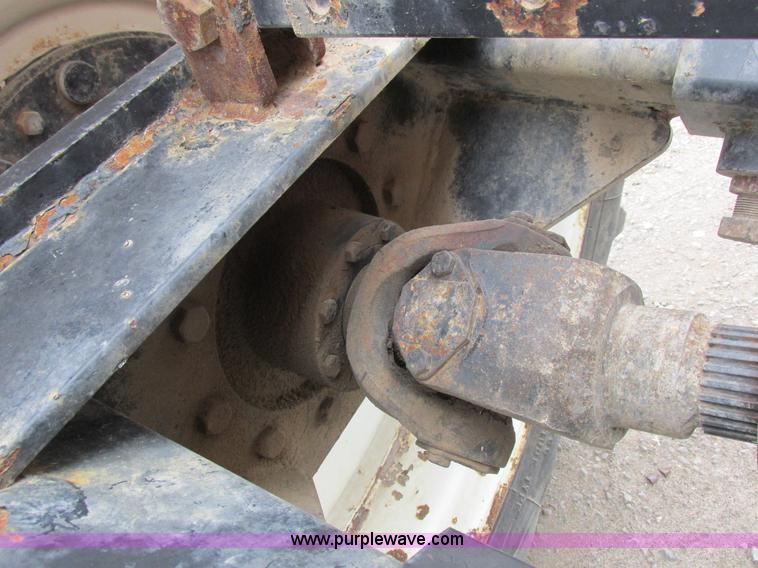 image for item I8882 2000 Apache A780 self-propelled sprayer