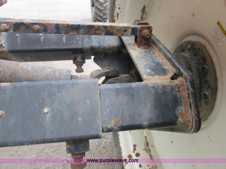 image for item I8882 2000 Apache A780 self-propelled sprayer