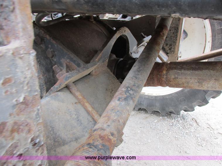 image for item I8882 2000 Apache A780 self-propelled sprayer