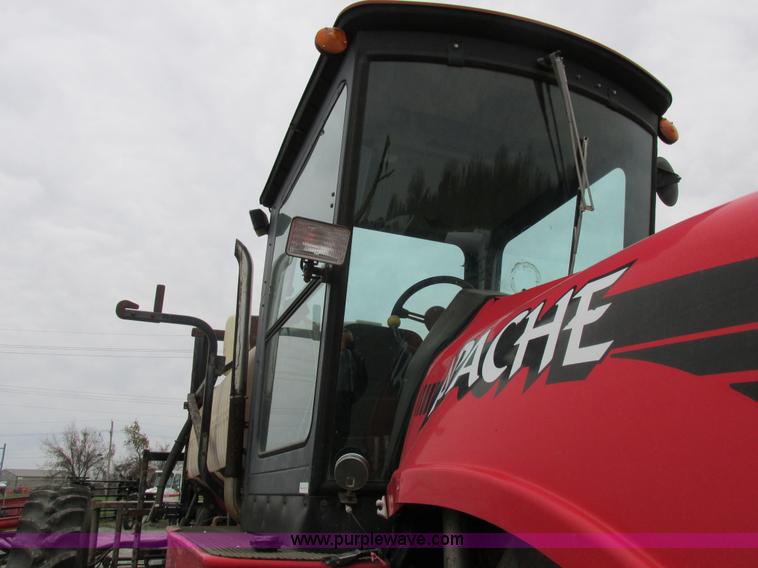 image for item I8882 2000 Apache A780 self-propelled sprayer