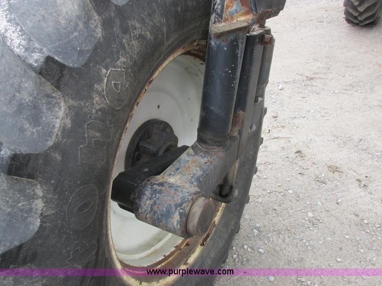 image for item I8882 2000 Apache A780 self-propelled sprayer