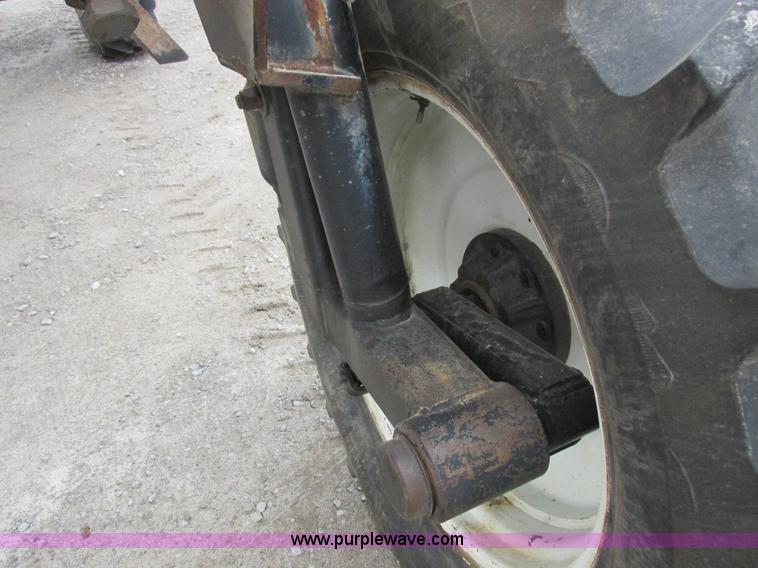 image for item I8882 2000 Apache A780 self-propelled sprayer