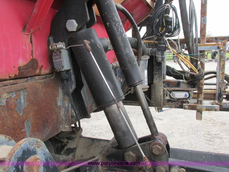 image for item I8882 2000 Apache A780 self-propelled sprayer