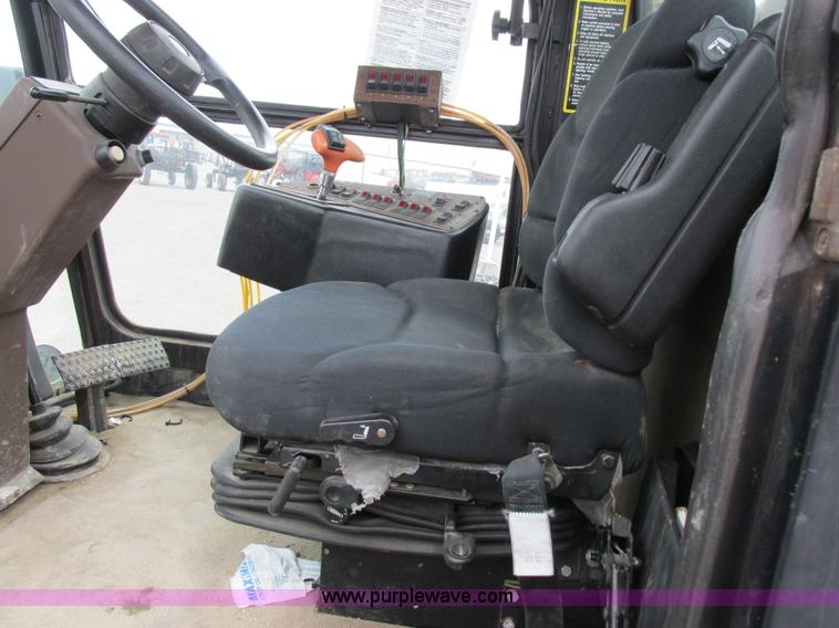 image for item I8882 2000 Apache A780 self-propelled sprayer