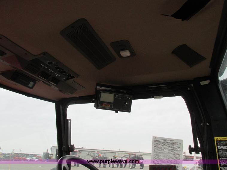 image for item I8882 2000 Apache A780 self-propelled sprayer