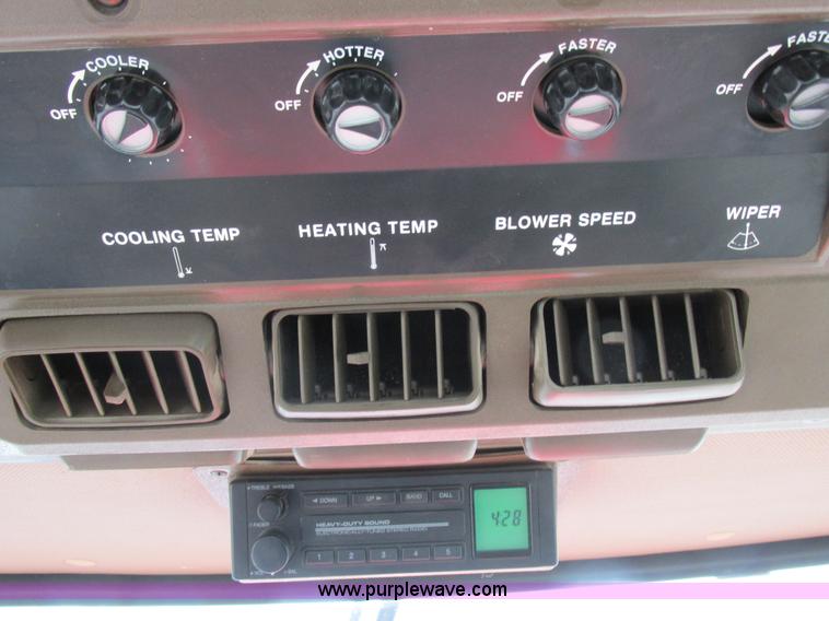 image for item I8882 2000 Apache A780 self-propelled sprayer