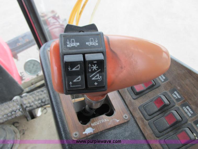 image for item I8882 2000 Apache A780 self-propelled sprayer