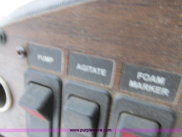 image for item I8882 2000 Apache A780 self-propelled sprayer