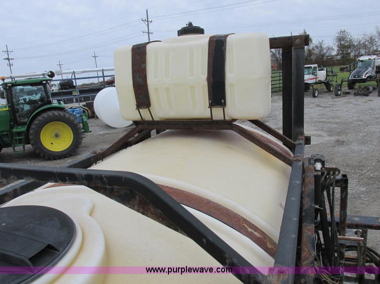 image for item I8882 2000 Apache A780 self-propelled sprayer