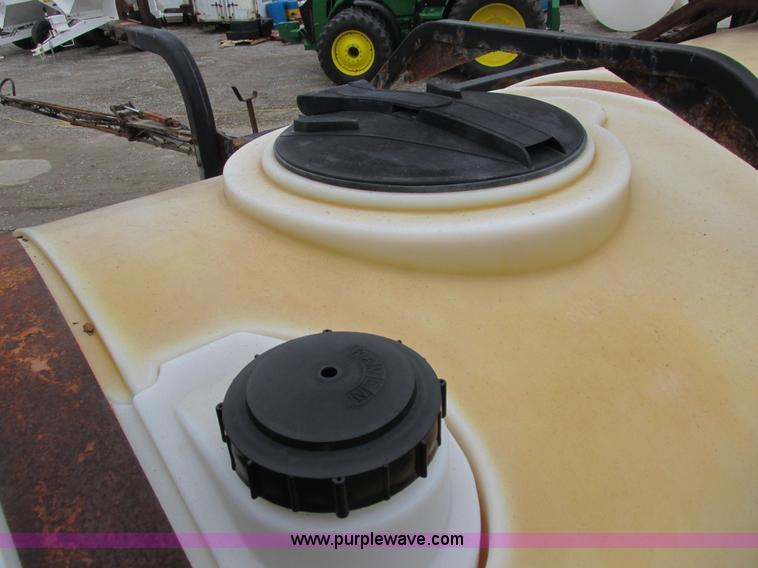 image for item I8882 2000 Apache A780 self-propelled sprayer