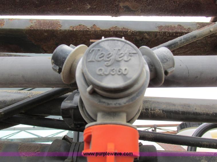 image for item I8882 2000 Apache A780 self-propelled sprayer