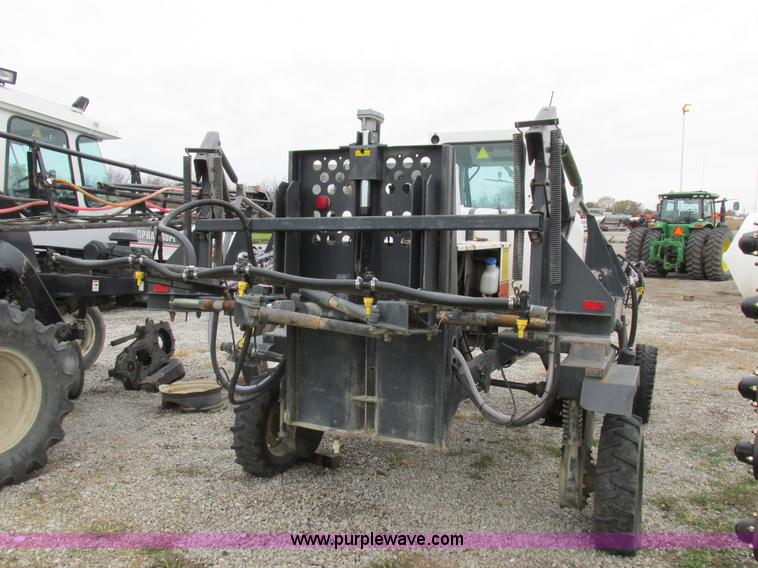 image for item I8883 1998 SpraCoupe 220 self-propelled sprayer