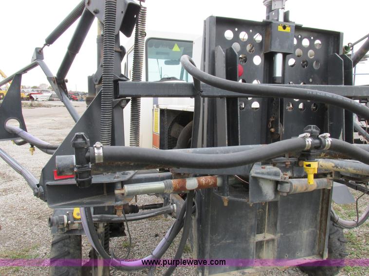 image for item I8883 1998 SpraCoupe 220 self-propelled sprayer