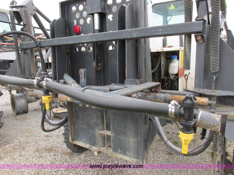 image for item I8883 1998 SpraCoupe 220 self-propelled sprayer