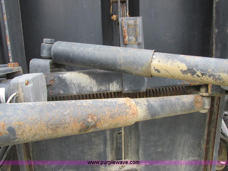 image for item I8883 1998 SpraCoupe 220 self-propelled sprayer