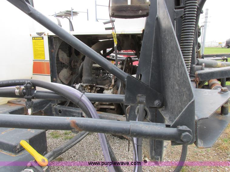 image for item I8883 1998 SpraCoupe 220 self-propelled sprayer