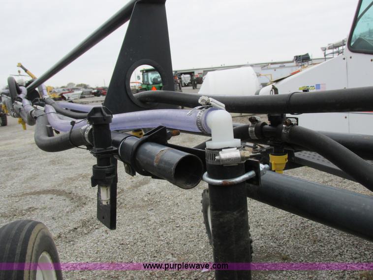 image for item I8883 1998 SpraCoupe 220 self-propelled sprayer
