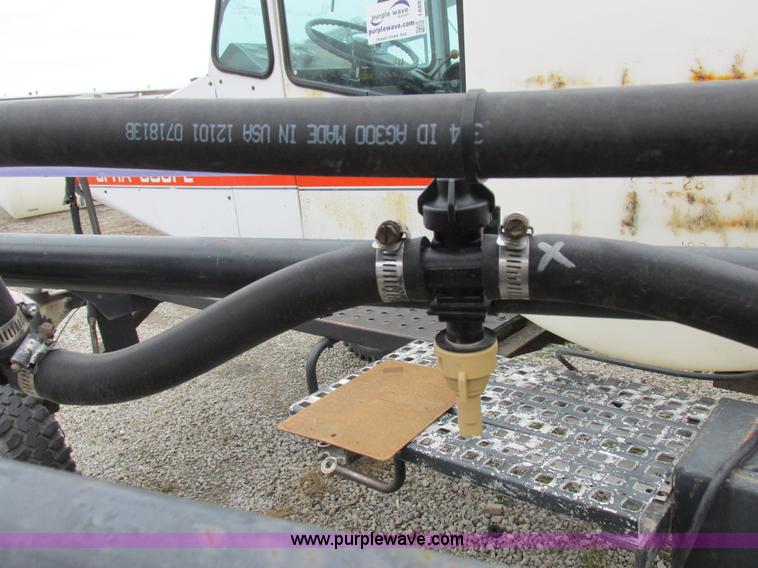 image for item I8883 1998 SpraCoupe 220 self-propelled sprayer