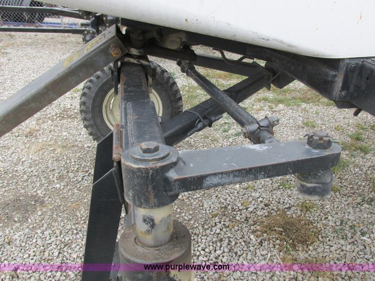 image for item I8883 1998 SpraCoupe 220 self-propelled sprayer