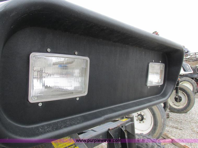 image for item I8883 1998 SpraCoupe 220 self-propelled sprayer