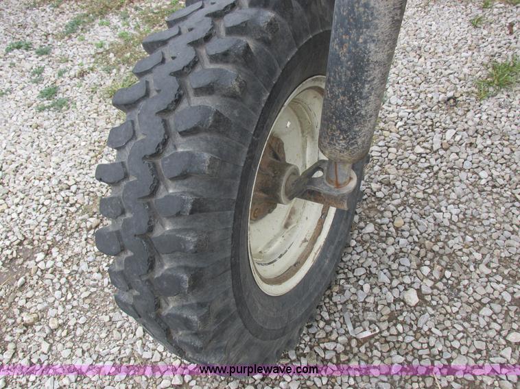 image for item I8883 1998 SpraCoupe 220 self-propelled sprayer