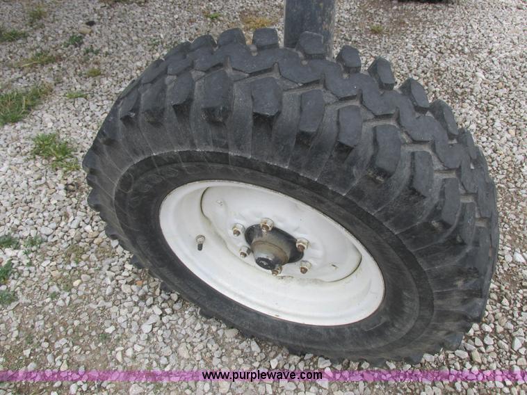 image for item I8883 1998 SpraCoupe 220 self-propelled sprayer