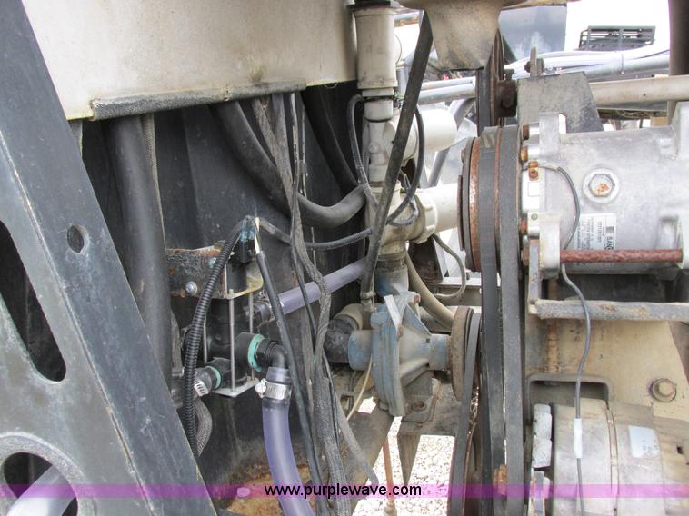 image for item I8883 1998 SpraCoupe 220 self-propelled sprayer