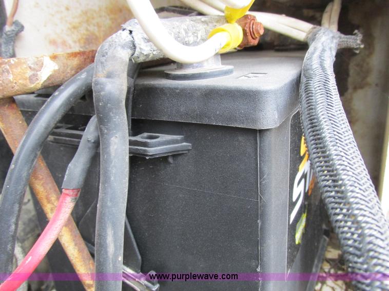 image for item I8883 1998 SpraCoupe 220 self-propelled sprayer