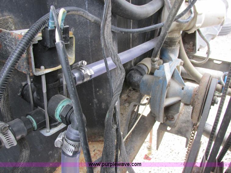 image for item I8883 1998 SpraCoupe 220 self-propelled sprayer