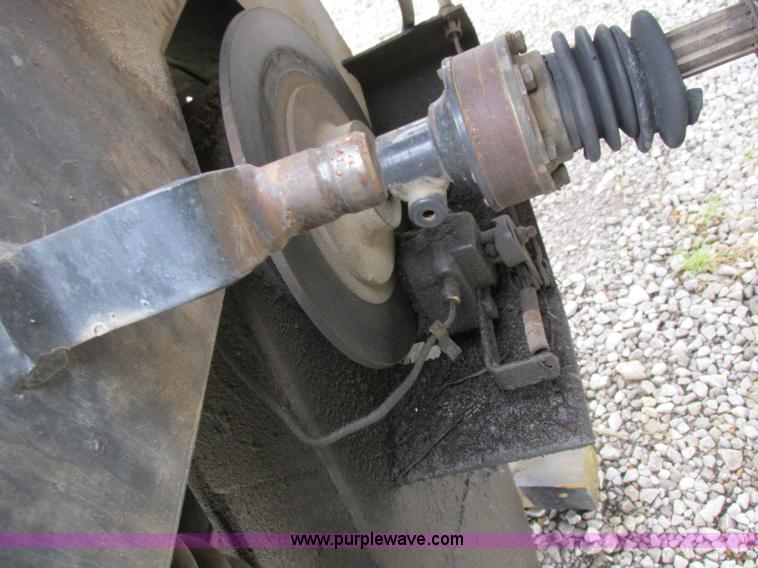 image for item I8883 1998 SpraCoupe 220 self-propelled sprayer