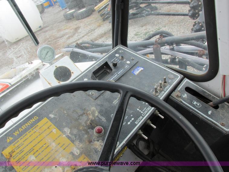 image for item I8883 1998 SpraCoupe 220 self-propelled sprayer