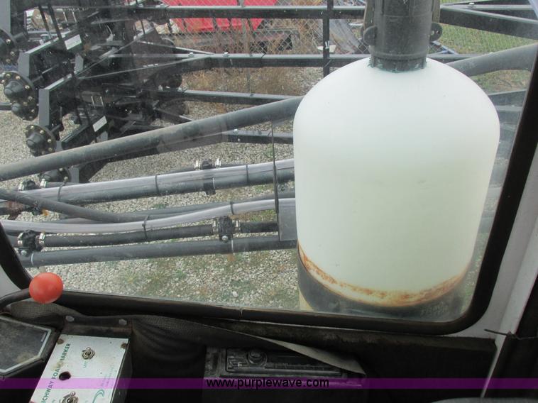 image for item I8883 1998 SpraCoupe 220 self-propelled sprayer