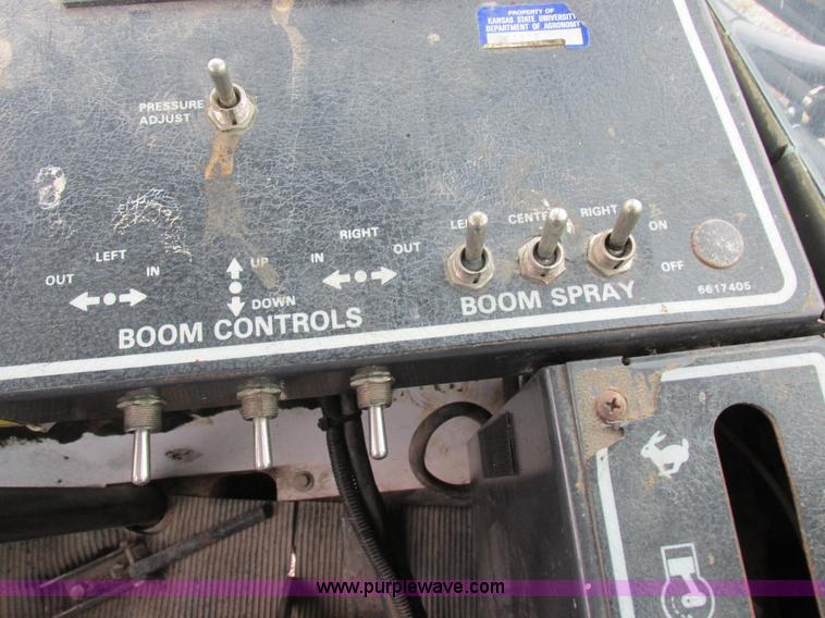 image for item I8883 1998 SpraCoupe 220 self-propelled sprayer