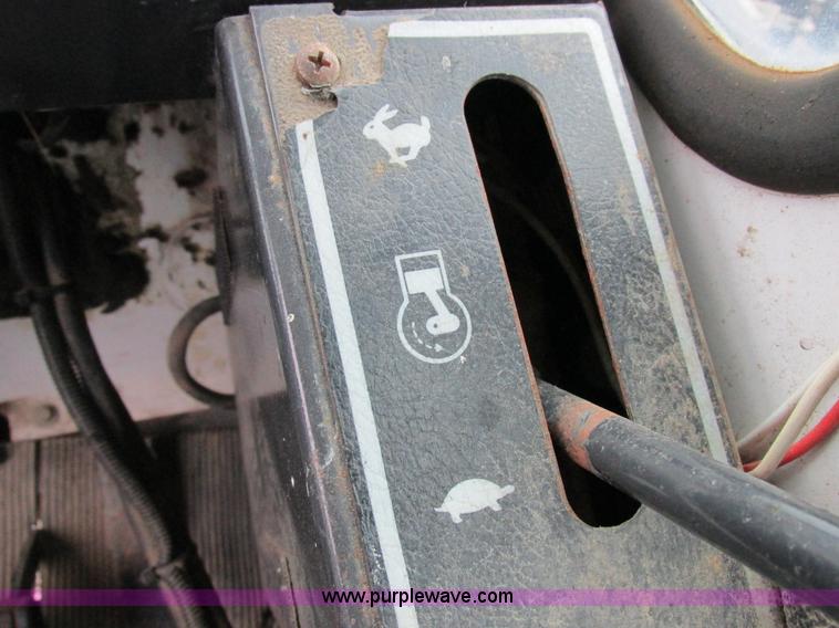 image for item I8883 1998 SpraCoupe 220 self-propelled sprayer