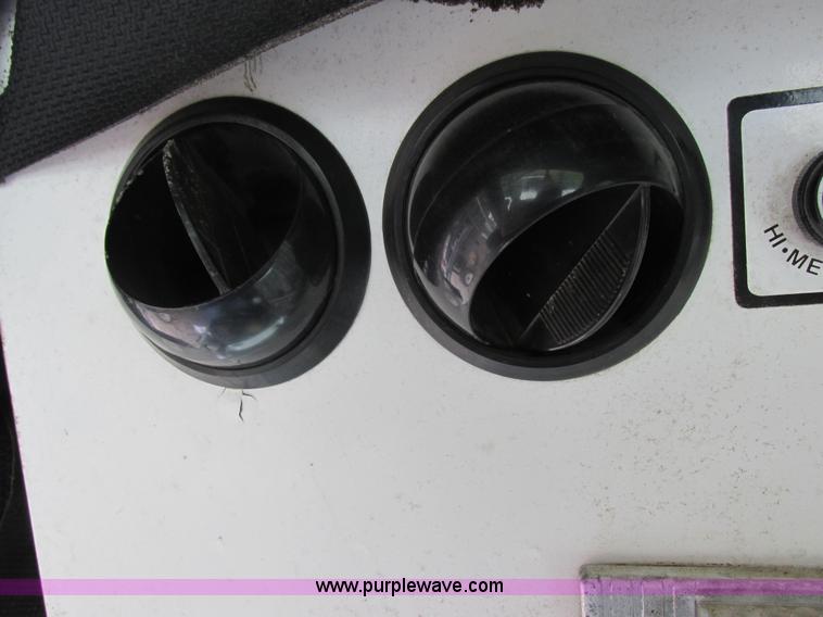 image for item I8883 1998 SpraCoupe 220 self-propelled sprayer