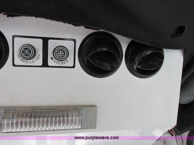 image for item I8883 1998 SpraCoupe 220 self-propelled sprayer