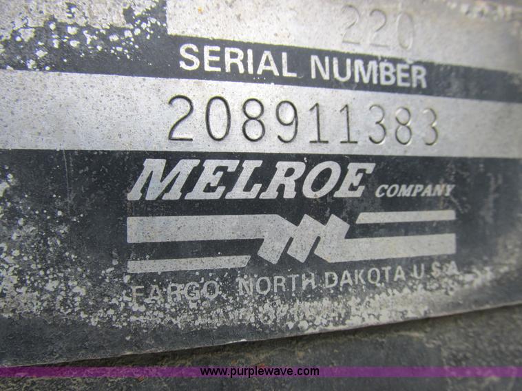 image for item I8883 1998 SpraCoupe 220 self-propelled sprayer