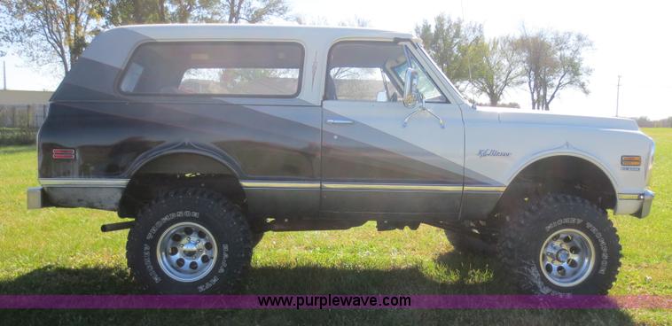 image for item D2202 1972 Chevrolet K5 Blazer SUV