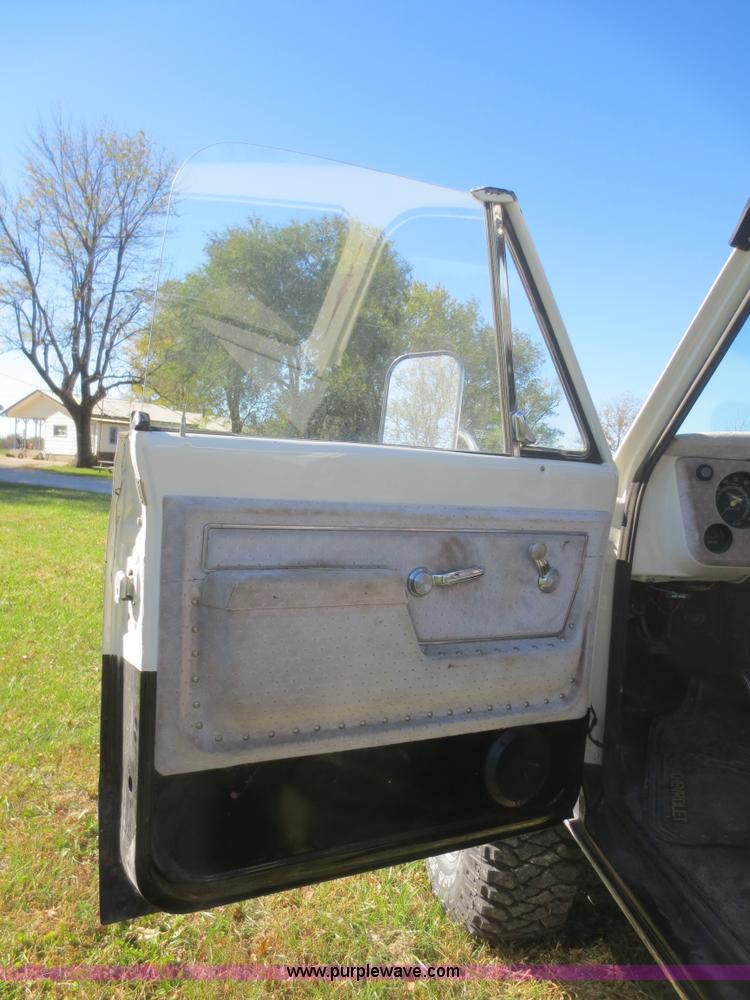 image for item D2202 1972 Chevrolet K5 Blazer SUV