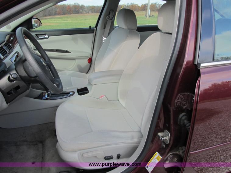 image for item F8884 2007 Chevrolet Impala LS