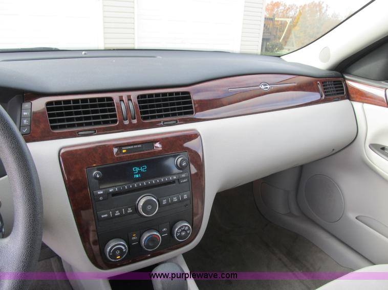 image for item F8884 2007 Chevrolet Impala LS