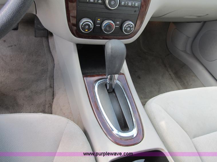 image for item F8884 2007 Chevrolet Impala LS