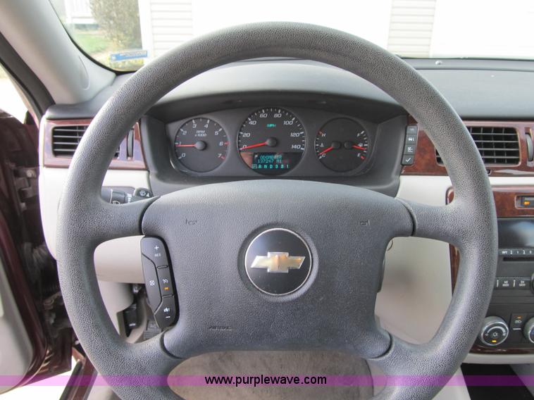 image for item F8884 2007 Chevrolet Impala LS
