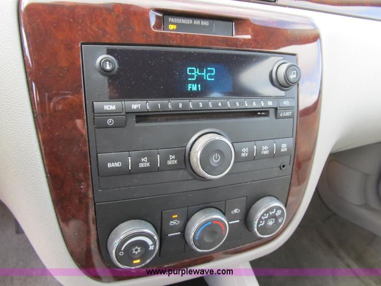 image for item F8884 2007 Chevrolet Impala LS