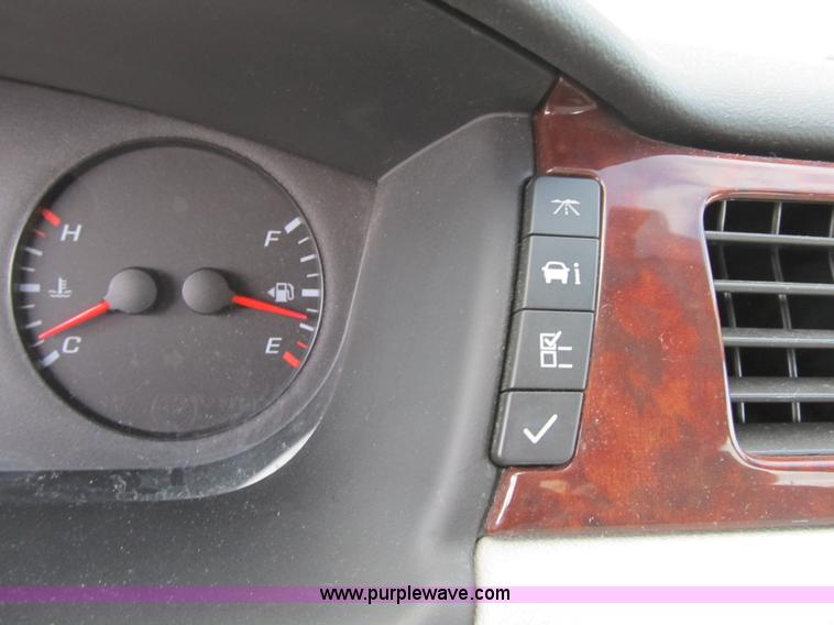 image for item F8884 2007 Chevrolet Impala LS