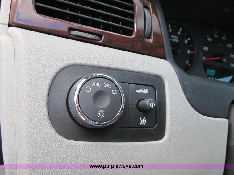 image for item F8884 2007 Chevrolet Impala LS